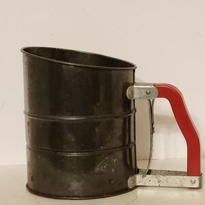 Classic Metal Flour Sifter with Red Handle